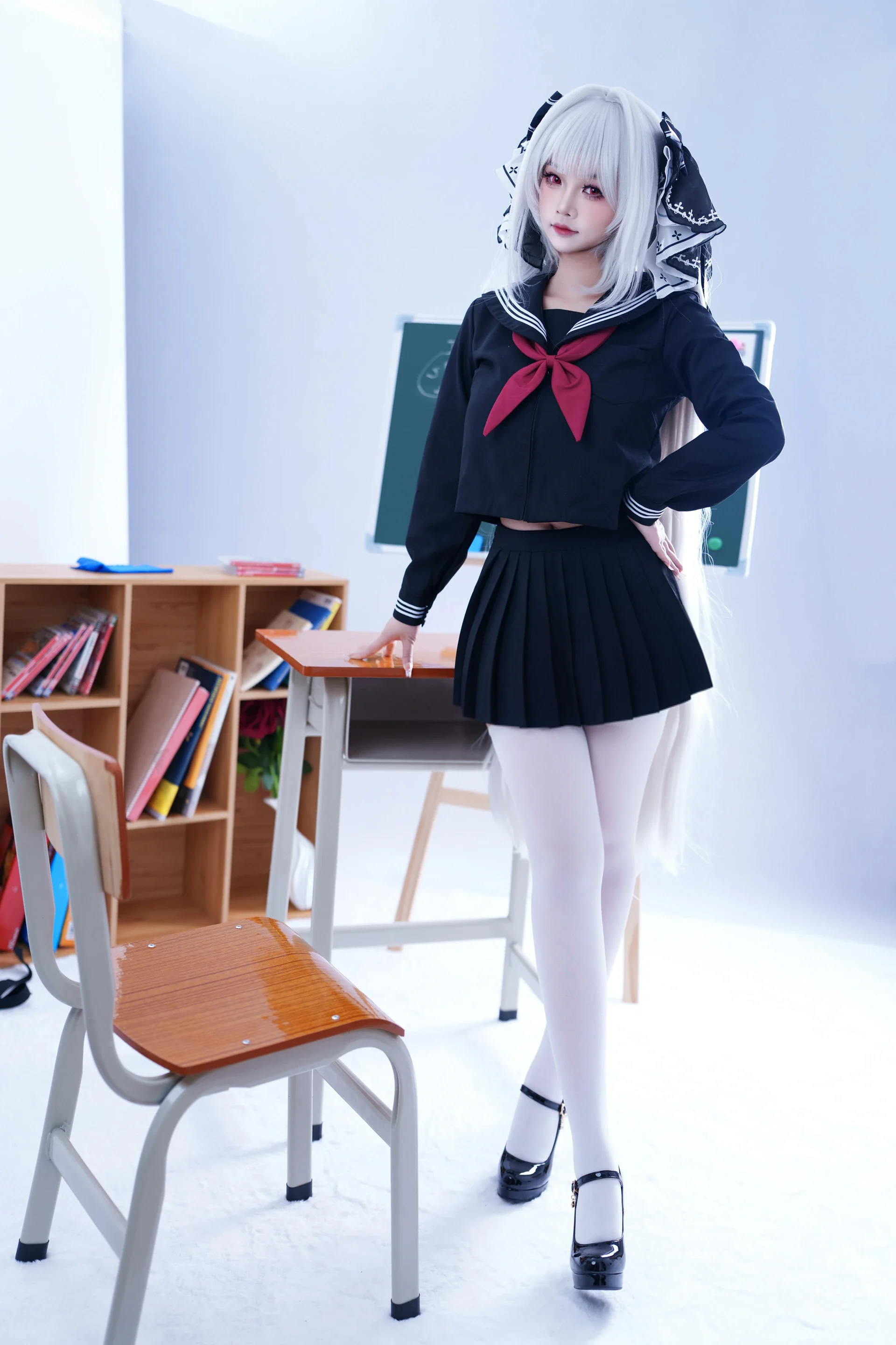 慢炖仓鼠球《碧蓝航线》可畏值日Cos:黑色水手服教室造型