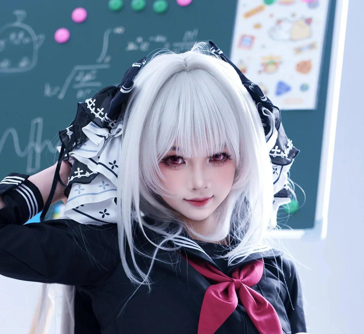 慢炖仓鼠球《碧蓝航线》可畏值日Cos:黑色水手服教室造型 慢炖仓鼠球《碧蓝航线》可畏值日Cos:黑色水手服教室造型