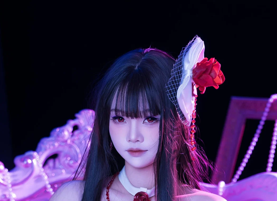 慢炖仓鼠球《米哈拉:痛苦吞噬者》Cos:红玫瑰暗色造型 慢炖仓鼠球《米哈拉:痛苦吞噬者》Cos:红玫瑰暗色造型