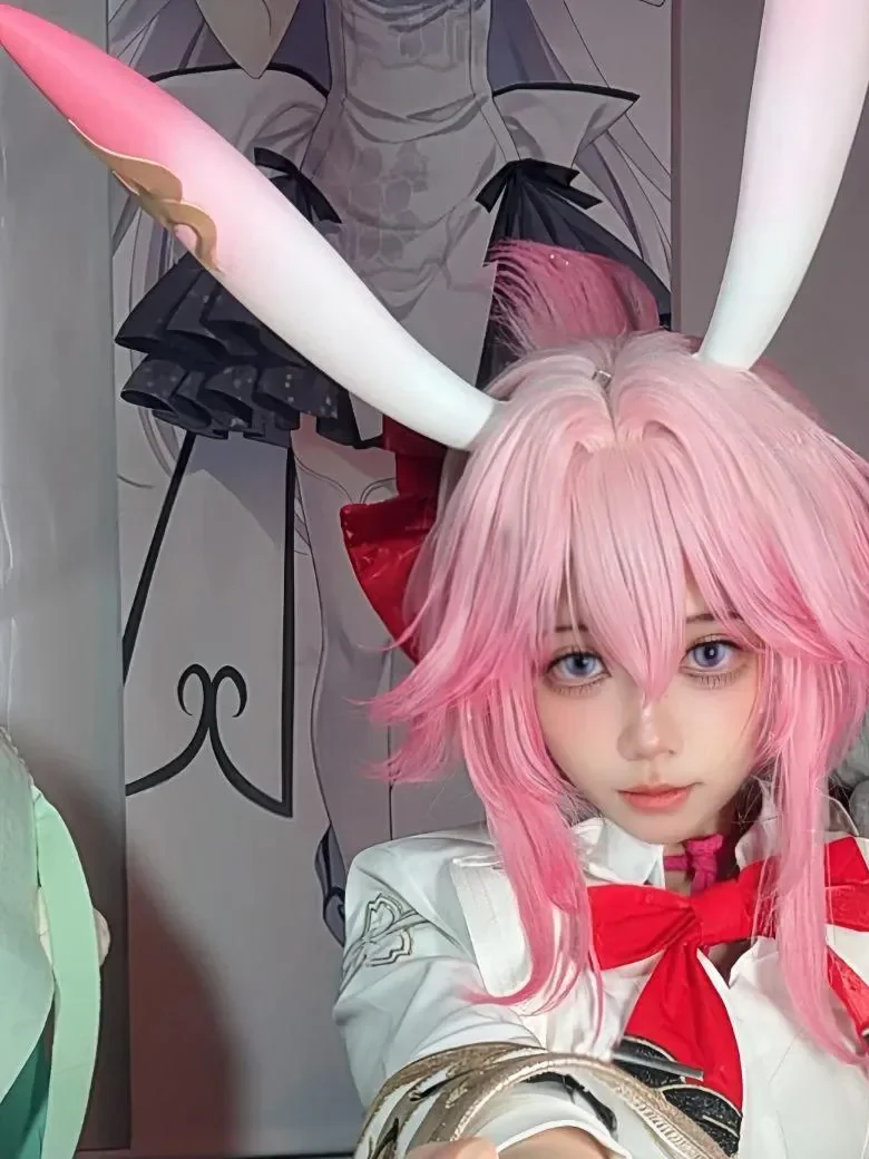 白栎Shirly《崩坏:星穹铁道》绯英Cos:粉发兔耳造型