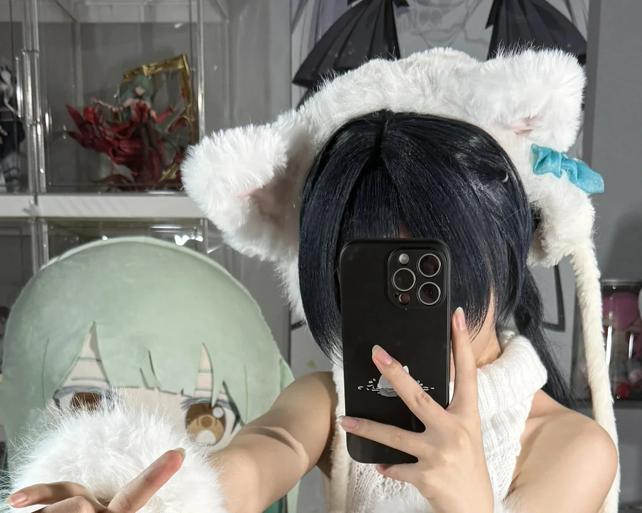 白栎Shirly《蔚蓝档案》龙华妃咲Cos:白色毛衣猫耳造型 白栎Shirly《蔚蓝档案》龙华妃咲Cos:白色毛衣猫耳造型