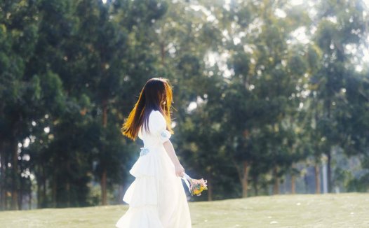 [YiTuYu艺图语] 呆头飞鸟_ 向阳 好看的4K高清无水印纯欲意境唯美写真图集